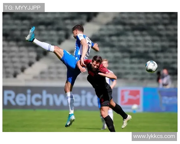 奥格斯堡主场力克柏林赫塔，喜迎胜利的到来！