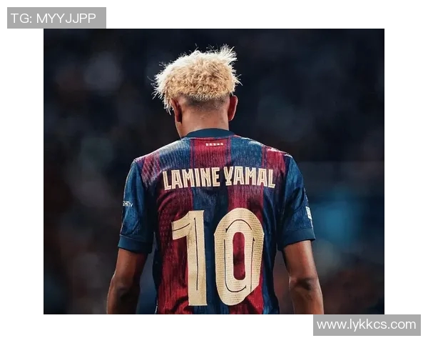 巴塞罗那宣布签约年仅17岁的天才中场,希望有望重振球队未来 巴塞罗那宣布签约年仅17岁的天才中场,希望有望重振球队未来