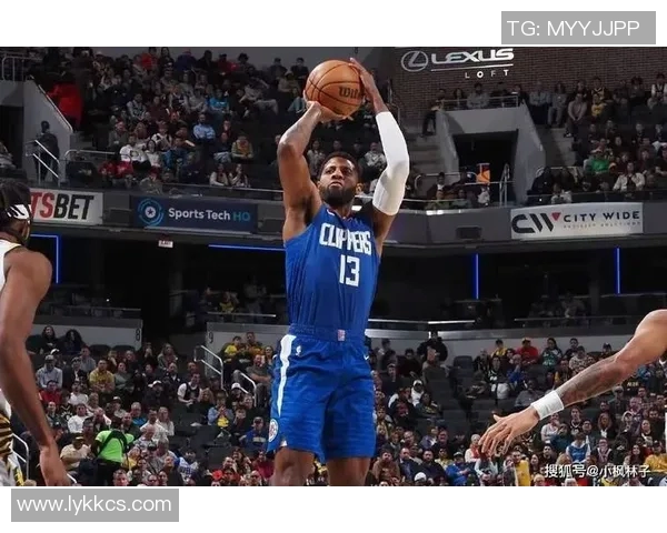 步行者队主场大战老鹰队，乔治赛后喜提三双