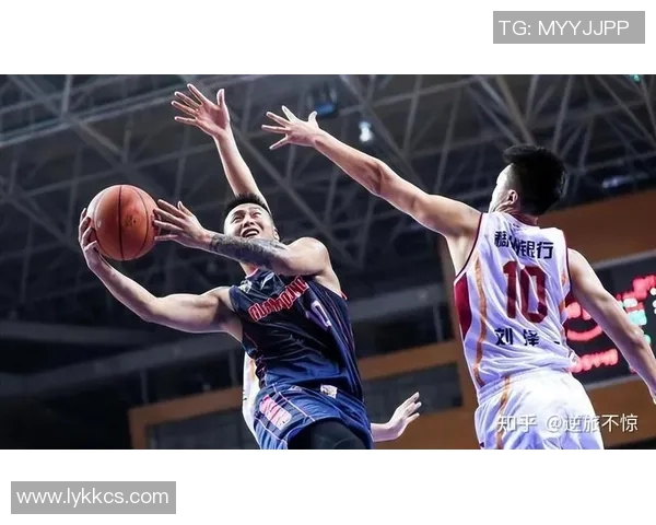 广东队宣布主帅杜锋正式续约,领军2023-24赛季 广东队宣布主帅杜锋正式续约,领军2023-24赛季