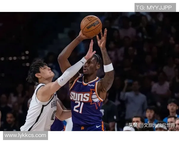 太阳队逆转击败篮网队，布克砍下致胜球